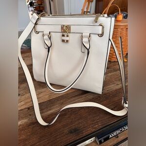 Charming Charlie Winter ❄️ White Shoulder-bag Handbag with Gold Accents